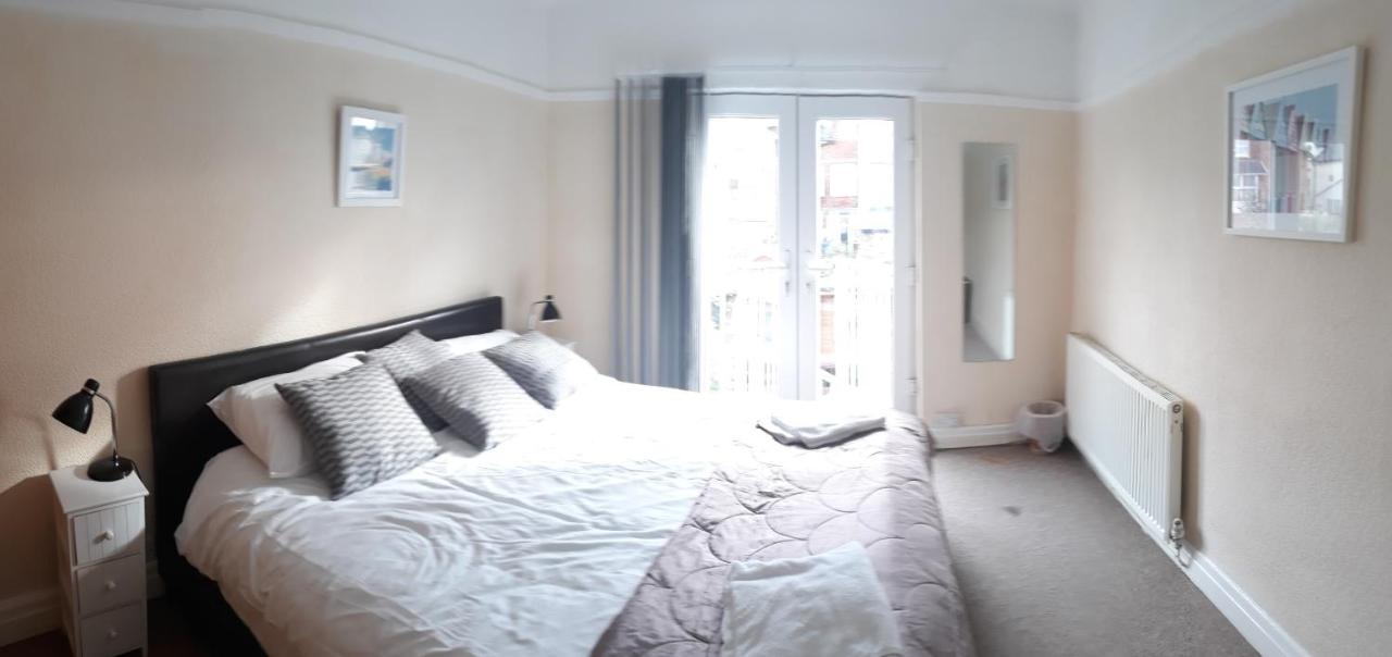Marine Lake Apartment Уест Кърби Екстериор снимка