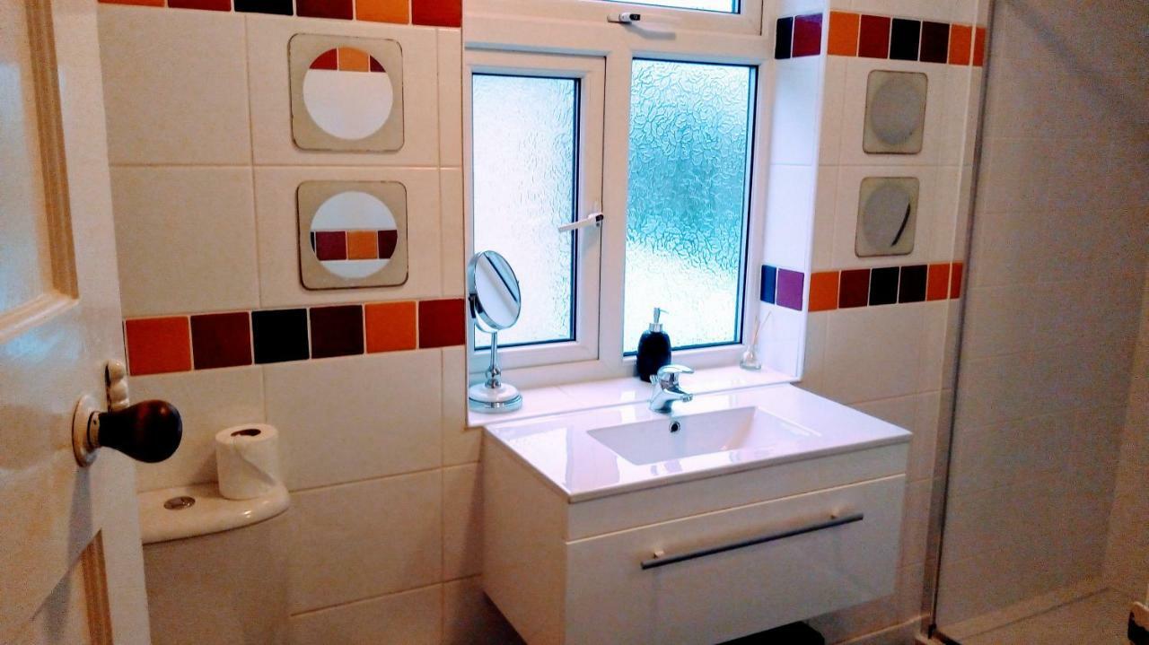 Marine Lake Apartment Уест Кърби Екстериор снимка