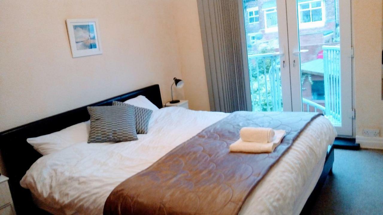 Marine Lake Apartment Уест Кърби Екстериор снимка