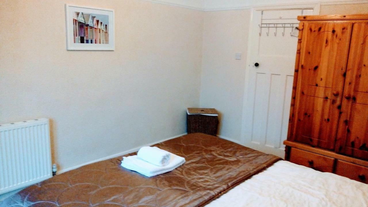 Marine Lake Apartment Уест Кърби Екстериор снимка